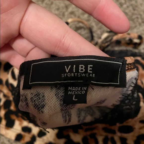 Cheetah print lace tank top - Picture 2 of 2